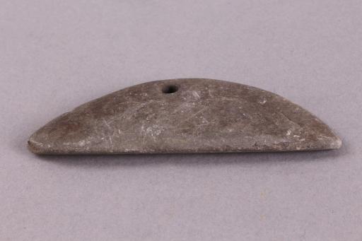 新石器时代屈家岭文化穿孔单刃石刀