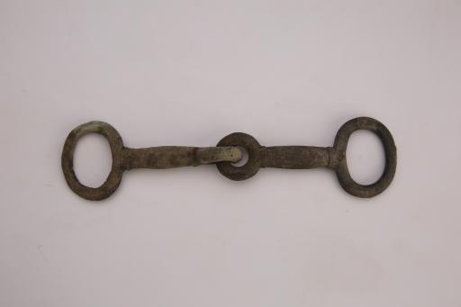 战国时期套环铜马衔