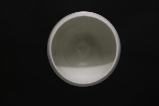 宋弧腹玉壁底刻划弦纹影青釉瓷杯