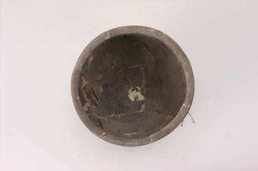 新石器时代大溪文化敛口弧腹圈足细泥黑陶簋