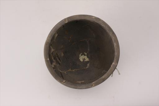 新石器时代大溪文化敛口弧腹圈足细泥黑陶簋