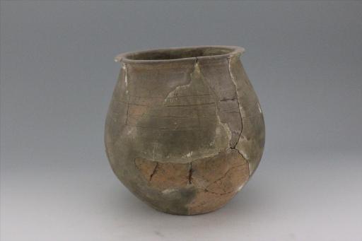 新石器时代屈家岭文化敛口深腹绳纹凹弦纹夹砂红陶罐