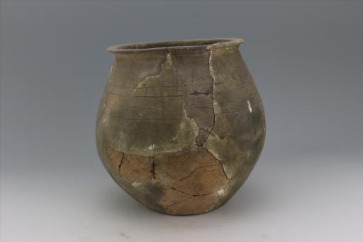 新石器时代屈家岭文化敛口深腹绳纹凹弦纹夹砂红陶罐
