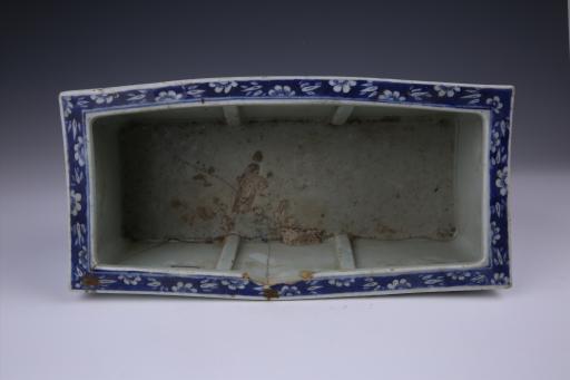 中华民国长方形青花风景人物纹瓷香炉