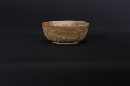 西晋侈口弧腹矮圈足青釉瓷碗