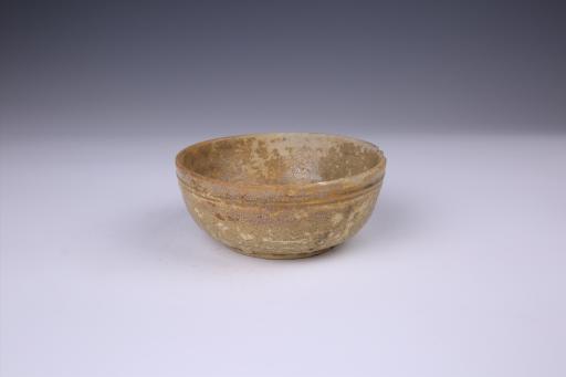 西晋侈口弧腹矮圈足青釉瓷碗