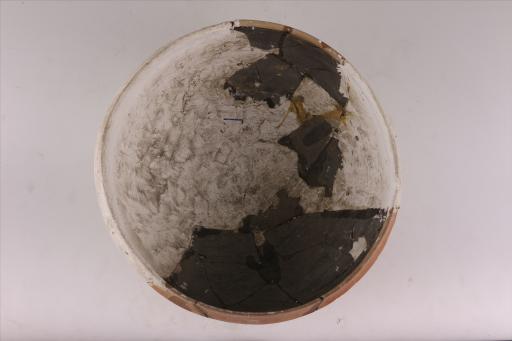 新石器时代大溪文化敛口弧腹镂孔圈足泥质外红内黑陶碗