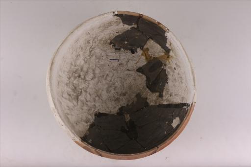新石器时代大溪文化敛口弧腹镂孔圈足泥质外红内黑陶碗