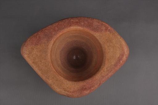 春秋时期菱形臼圆形臼窝圆柱形杵石研磨器