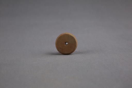 新石器时代屈家岭文化圆饼形中穿夹砂红褐陶纺轮