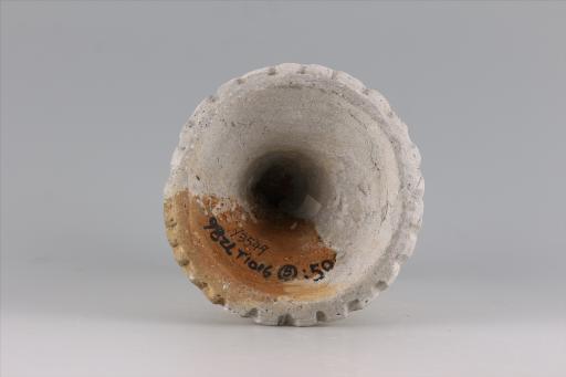 新石器时代大溪文化弧顶喇叭形底戳印纹夹砂红陶支座