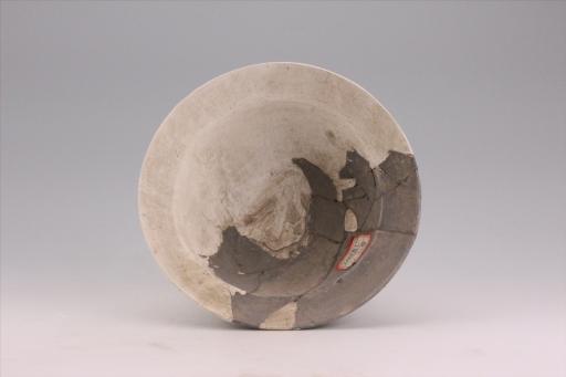 新石器时代屈家岭文化镂孔圈足黑陶盘