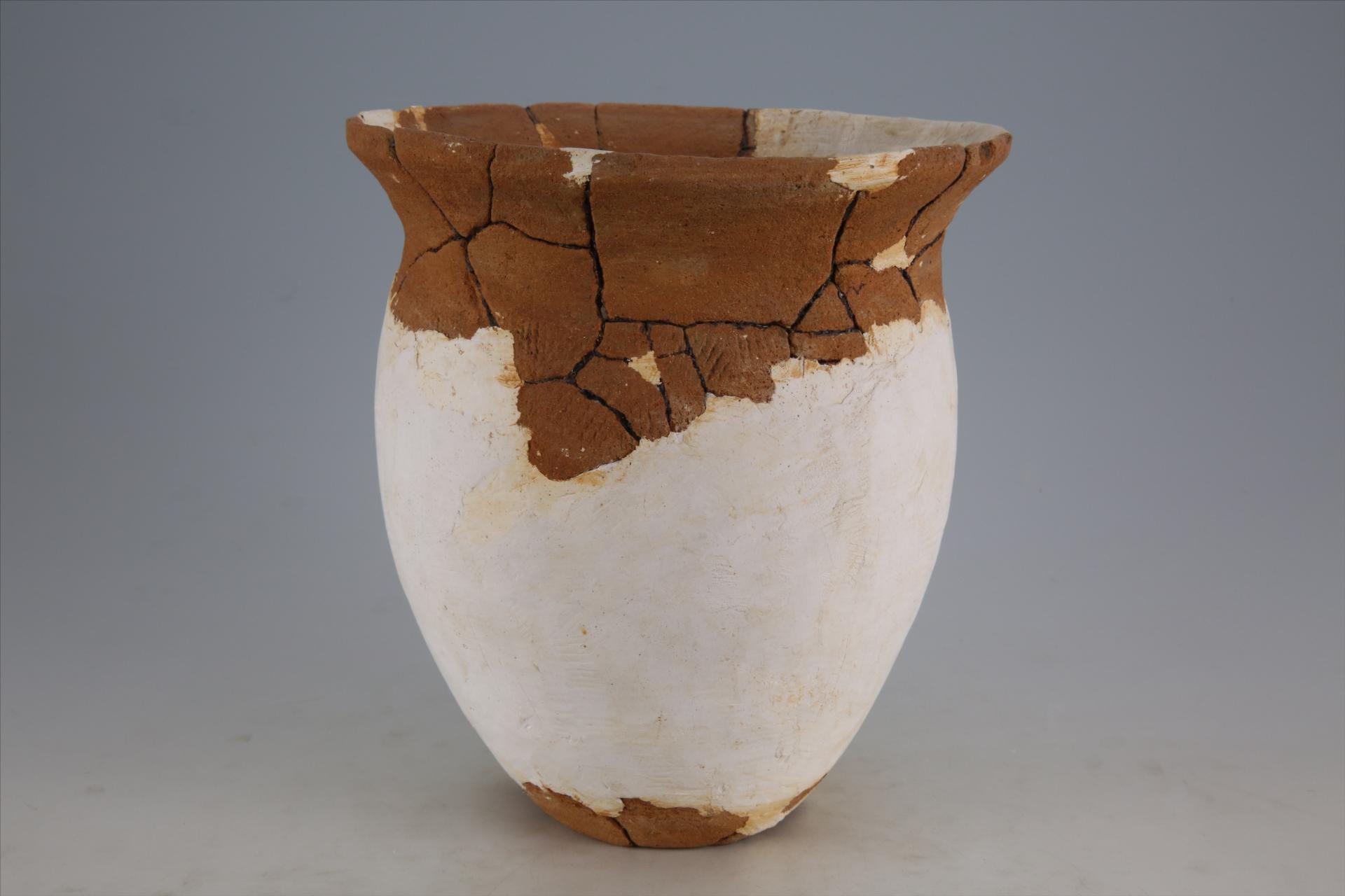 新石器时代石家河文化筒腹平底交错绳纹夹砂红褐陶罐