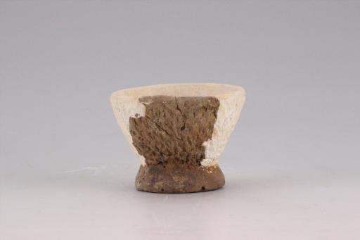 新石器时代城背溪文化侈口斜直壁圈足绳纹夹砂红陶碗