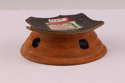 新石器时代大溪文化刻划符号夹砂内黑外红陶圈足