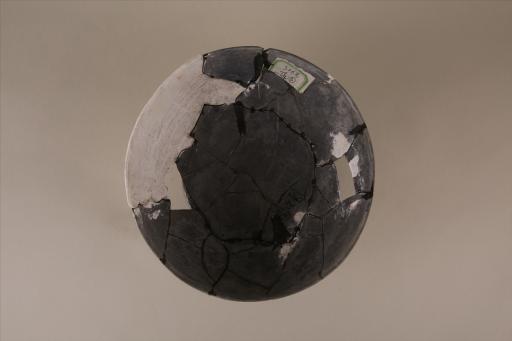 新石器时代屈家岭文化凹弦纹刻划符号黑陶碗