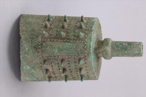 西周晚期乳丁纹铜甬钟