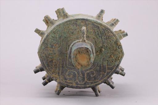 西周晚期雷纹铜甬钟