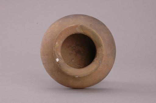 新石器时代屈家岭文化折腹镂孔圈足陶盂形器