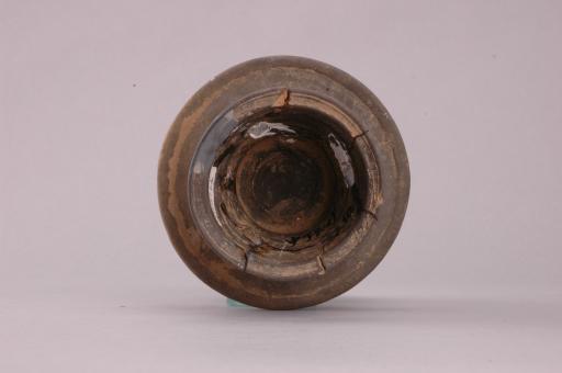 新石器时代屈家岭文化折腹镂孔圈足陶盂形器