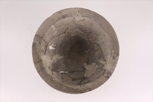 新石器时代屈家岭文化敞口弧腹镂孔圈足细泥黑陶豆