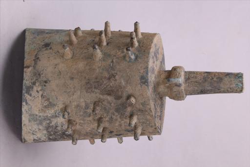 西周晚期雷纹铜甬钟