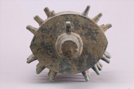 西周晚期雷纹铜甬钟