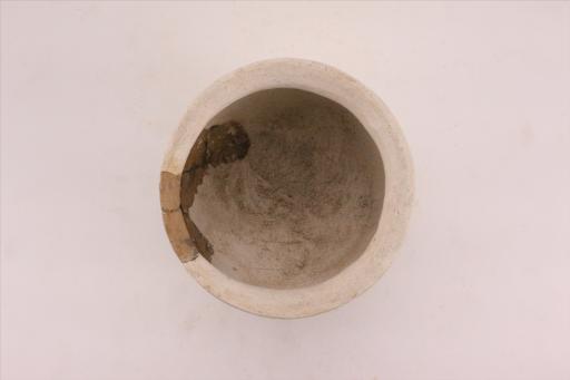 新石器时代城背溪文化敛口鼓腹绳纹夹砂黑褐陶釜