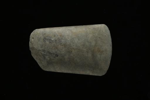 周梯形弧刃石斧