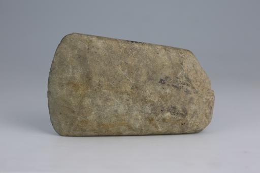 周梯形弧刃石斧