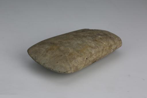 周梯形弧刃石斧