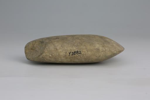 周梯形弧刃石斧