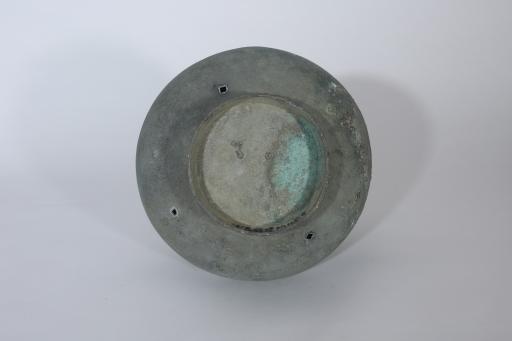 西汉长颈扁圆鼓腹矮圈足铜蒜头壶