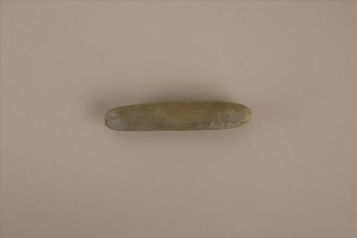 新石器时代大溪文化长条形弧顶青灰色石凿