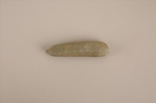 新石器时代大溪文化长条形弧顶青灰色石凿