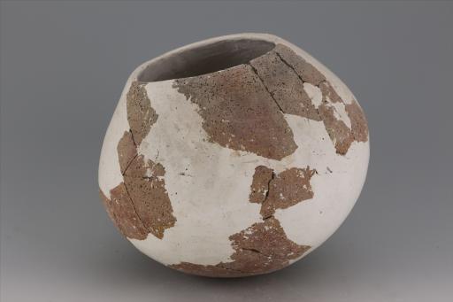 新石器时代屈家岭文化敛口鼓腹圜底夹砂红陶钵