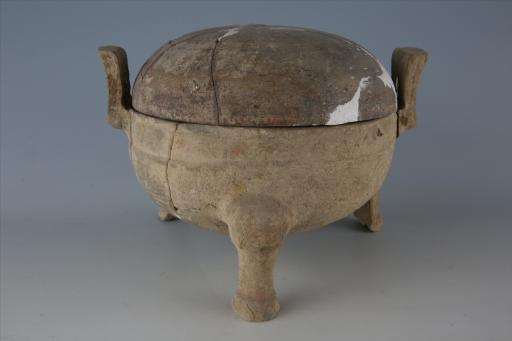 东汉子母敛口弧腹圜底方耳矮蹄足红彩弧顶盖泥质灰陶鼎