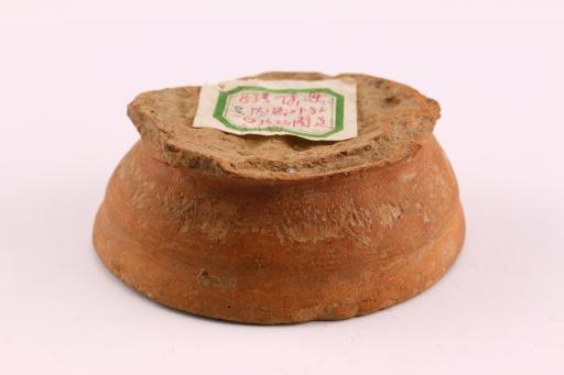 新石器时代大溪文化刻划符号夹砂红陶圈足