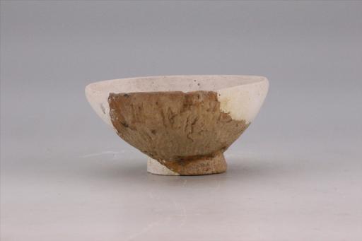 新石器时代城背溪文化弧顶圆圈形钮绳纹夹砂灰红陶器盖