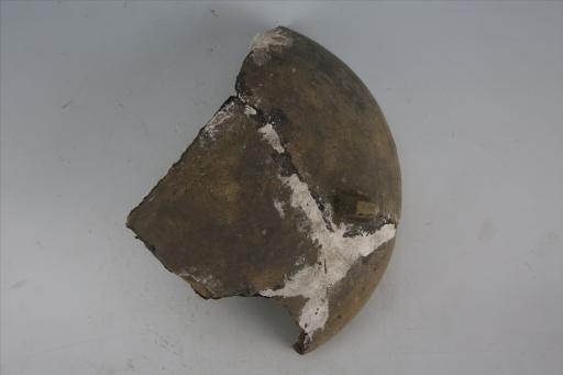 东汉圆形桥形纽凹弦纹泥质黄陶器盖