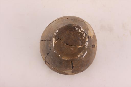 新石器时代屈家岭文化侈口弧腹圈足泥质黑陶碗